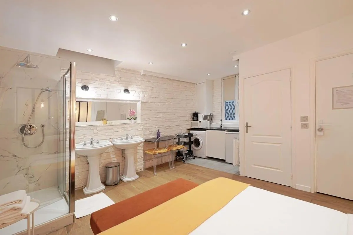 Apartment Beautiful And Cosy Small Studio Well Located Paris France