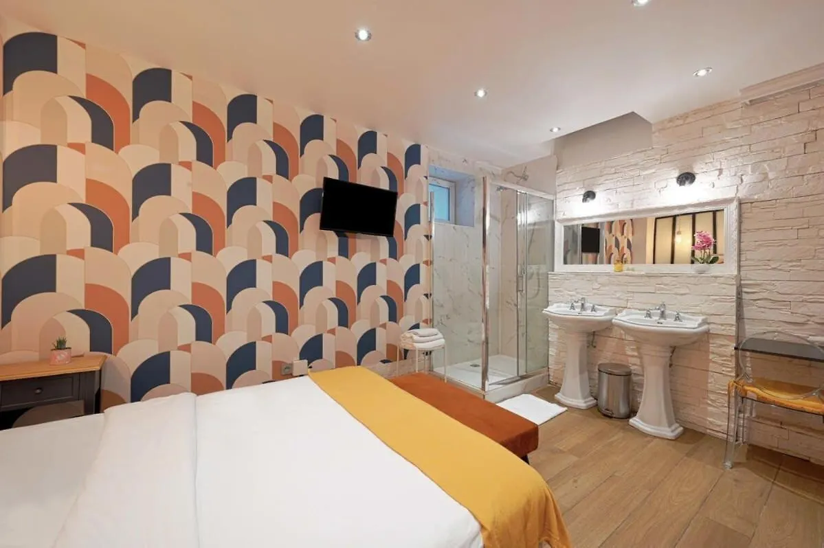 Beautiful And Cosy Small Studio Well Located Paris France